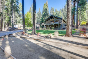 Quiet Cabin with Deck Near Lake Almanor!
